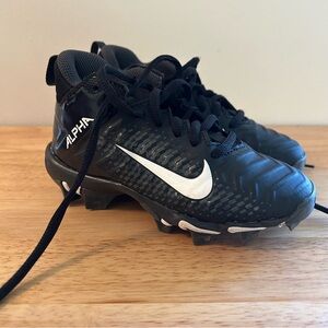 Nike‎ Alpha Fastflex Boys Size 11 c Black White Football team AQ7654-001, Cleats